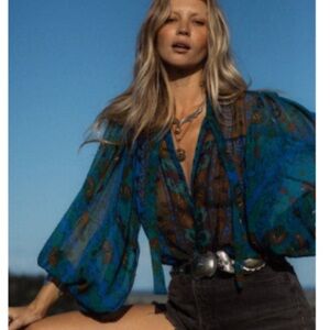 Chasing Unicorns 🦄New With Tags Til the Morning Comes Blouse - Bird Of Paradise